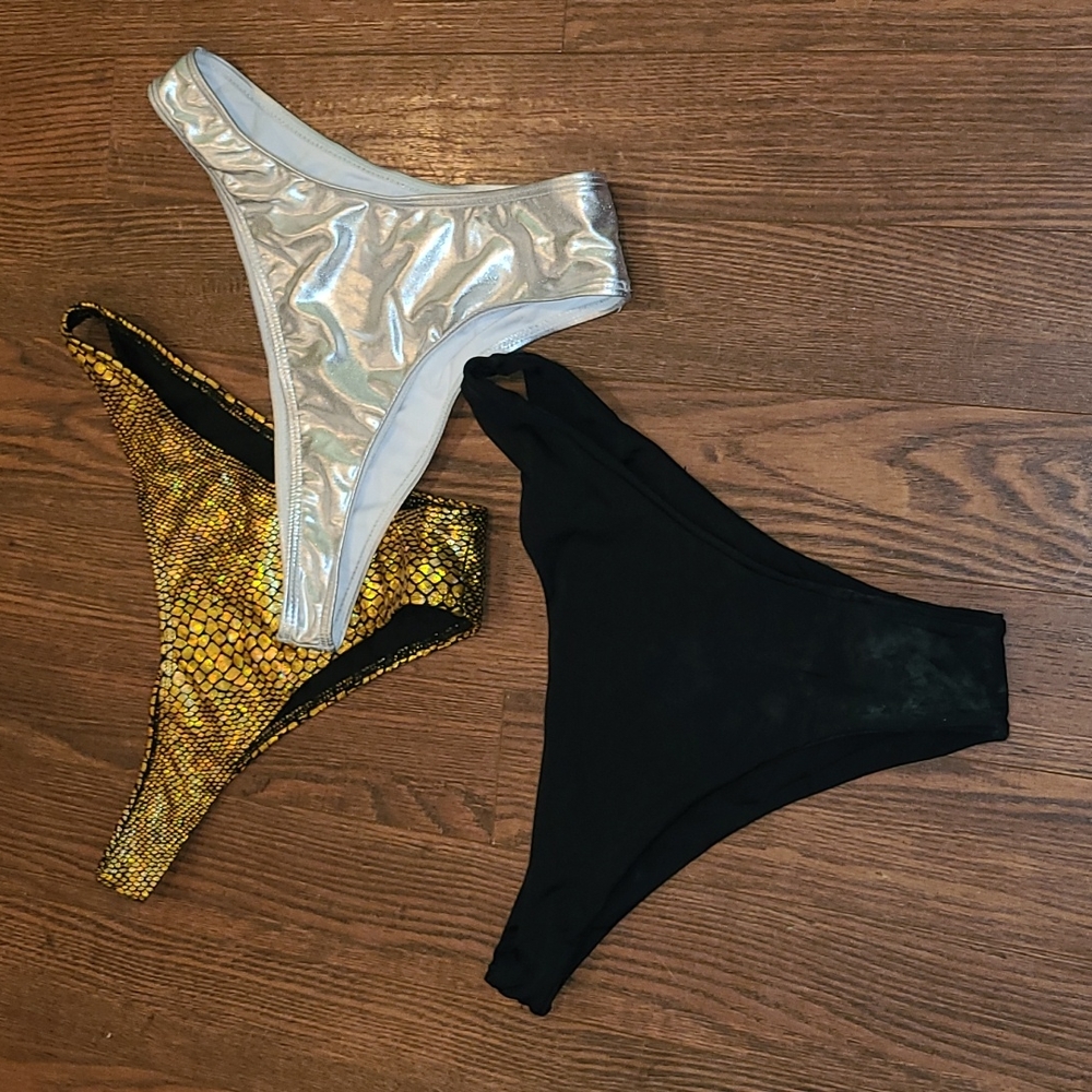 Bikini bottoms or dance wear medium